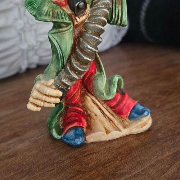 Vintage Italian Clown with Accordian Resin Figurine - Picture 4 of 5